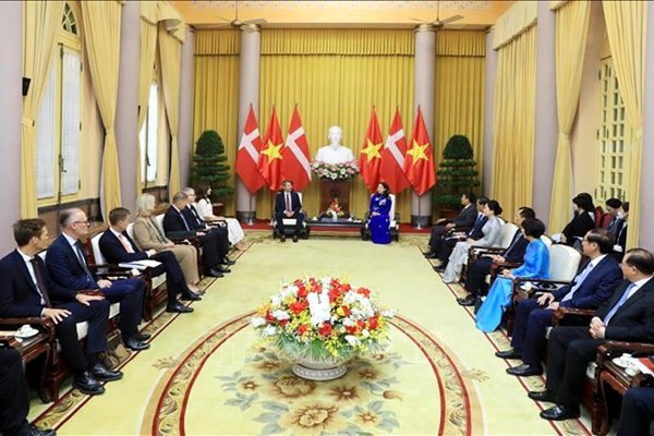 Thái tử kế vị và Công nương Đan Mạch thăm chính thức Việt Nam - Anh 3