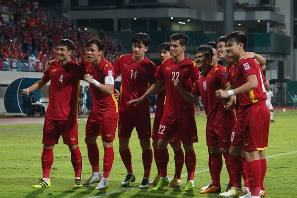 Bước ngoặt mới của bóng đá Việt Nam - Anh 1