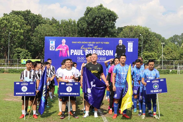 Huyền thoại Paul Robinson ấn tượng về tình yêu bóng đá của người hâm mộ Việt Nam - Anh 3