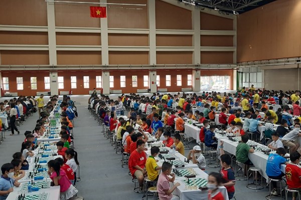 Gần 1.500 kỳ thủ tham gia Giải cờ vua nhanh Hà Nội mở rộng 2022 - Anh 1