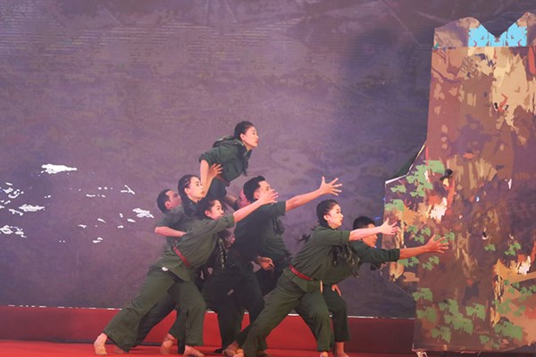 Quảng Bình: Tưởng niệm 50 năm ngày hy sinh các anh hùng liệt sĩ tại hang Tám Cô - Anh 4
