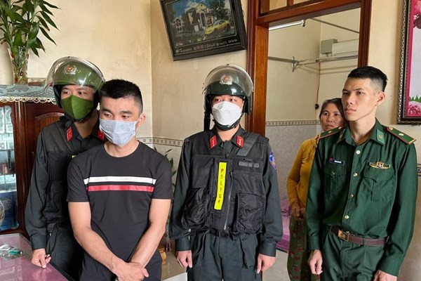 Quảng Ngãi: Bắt đối tượng tổ chức đưa người trốn sang Campuchia - Anh 2