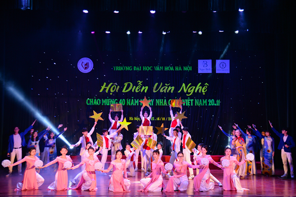 Đại học Văn hóa Hà Nội: Tưng bừng Hội diễn văn nghệ kỷ niệm 40 năm Ngày Nhà giáo Việt Nam - Anh 1