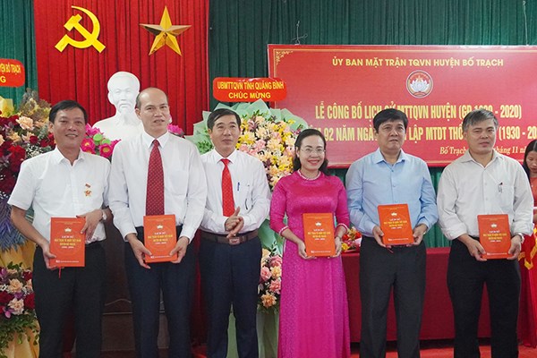 Quảng Bình tổ chức nhiều hoạt động kỷ niệm Ngày thành lập Mặt trận dân tộc thống nhất Việt Nam - Anh 3