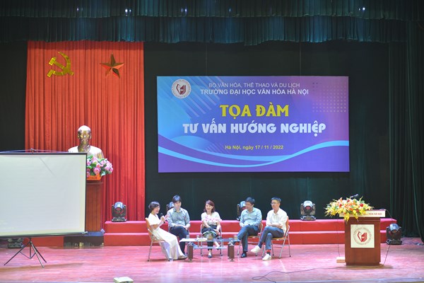 Tọa đàm Tư vấn hướng nghiệp 2022 tại Trường Đại học Văn Hóa Hà Nội - Anh 1