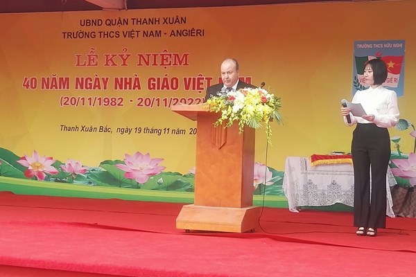 Đại sứ Algeria dự lễ kỷ niệm 40 năm ngày Nhà giáo Việt Nam tại Trường THCS Việt Nam – Angeria - Anh 3