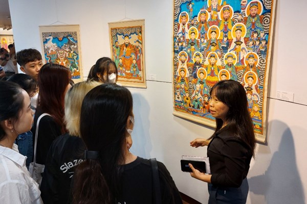 Bảo tàng Mỹ thuật Đà Nẵng tiếp nhận 259 hiện vật hiến tặng - Anh 1