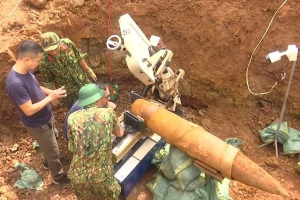 Quảng Trị: Sơ tán gần 100 hộ dân để xử lý quả bom nặng 227kg - Anh 1