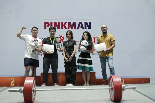 Lan Anh và Anh Tú giành 2 danh hiệu toàn năng tại Giải Powerlifting Việt Nam 2022 - Anh 1