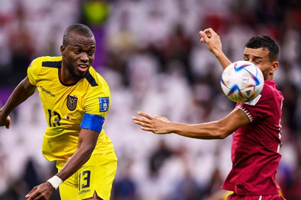 Ecuador đánh bại chủ nhà Qatar ở trận khai mạc World Cup 2022 - Anh 1