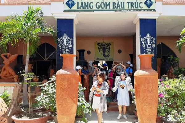 Ninh Thuận: Phấn đấu đưa du lịch trở thành ngành kinh tế mũi nhọn - Anh 2