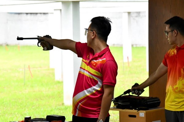 Đoàn  TP.HCM và Quân đội  tạm dẫn đầu môn Bắn súng Đại hội Thể thao toàn quốc lần thứ IX - Anh 1
