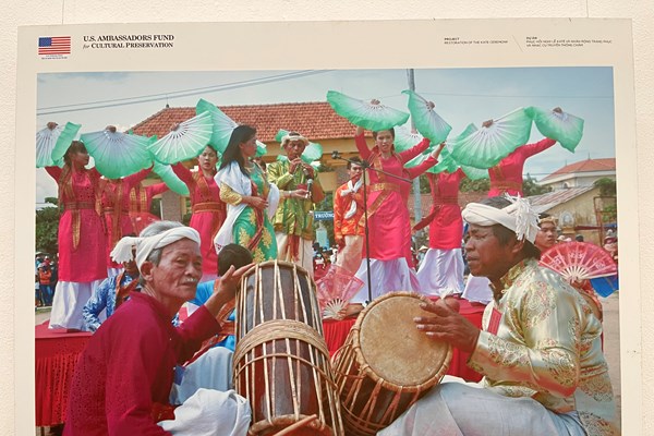 Triển lãm “Quỹ Bảo tồn văn hoá của Đại sứ Hoa Kỳ - hai thập kỷ hợp tác với Việt Nam” - Anh 2
