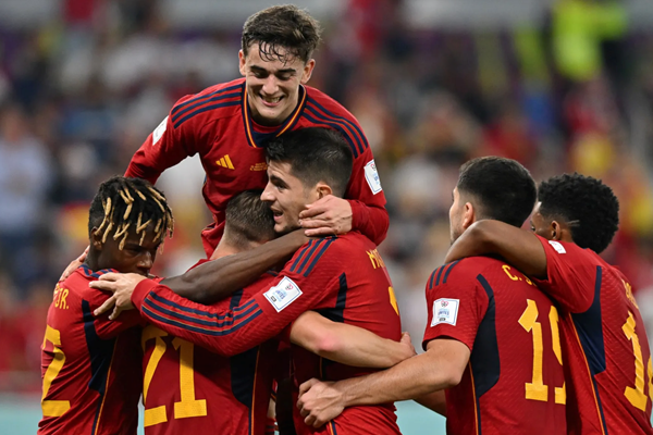 Tuyển Tây Ban Nha trút “mưa bàn thắng” vào lưới Costa Rica - Anh 1