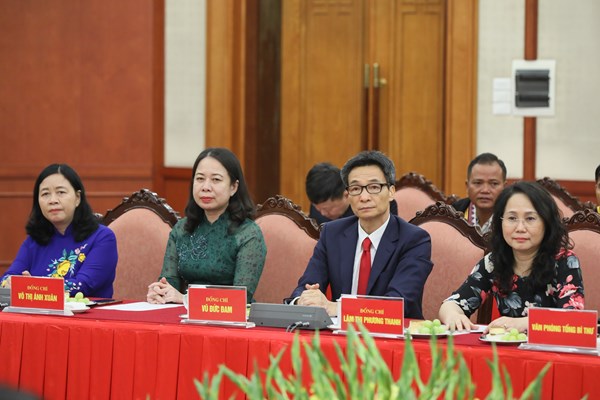 Tổng Bí thư Nguyễn Phú Trọng gặp mặt đội ngũ cán bộ Mặt trận cơ sở tiêu biểu - Anh 2