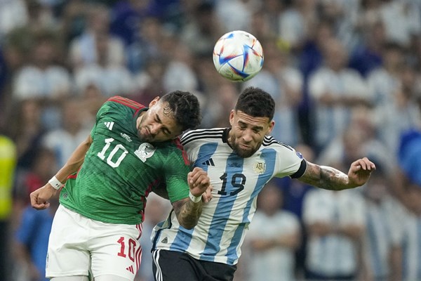 Messi toả sáng, Argentina thắng chật vật Mexico - Anh 1