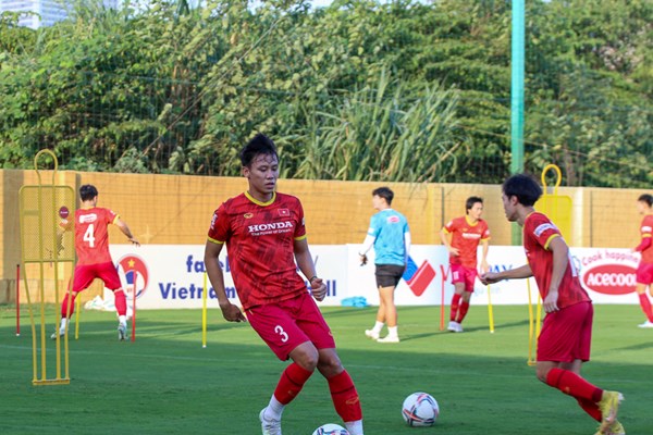 Tuyển Việt Nam tiếp tục rèn đấu pháp, chuẩn bị cho trận giao hữu với Dortmund - Anh 1
