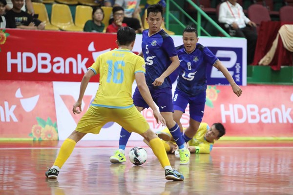 Xác định 2 đội bóng vào chung kết Giải Futsal HDBank Cup Quốc gia 2022 - Anh 1