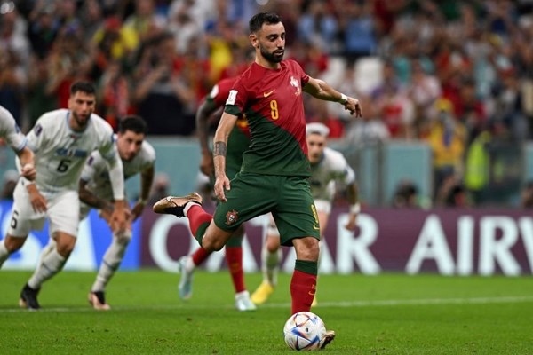 Bồ Đào Nha thắng trận thứ hai liên tiếp, giành vé vào vòng trong - Anh 1