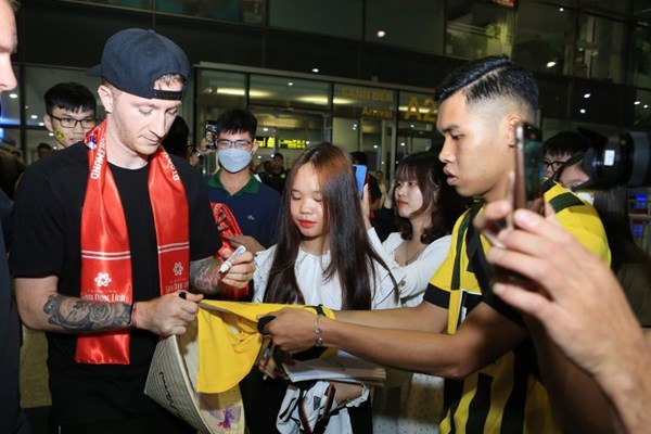 CLB Borussia Dortmund đã đến Việt Nam - Anh 2