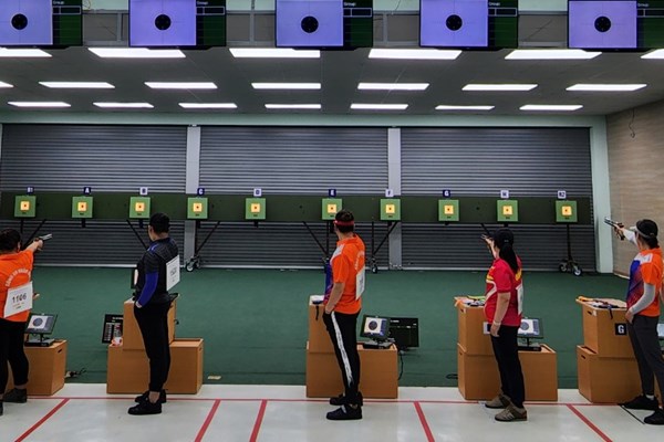 Hà Nội dẫn đầu toàn đoàn tại Giải Bắn súng Đại hội Thể thao toàn quốc lần thứ IX - Anh 1