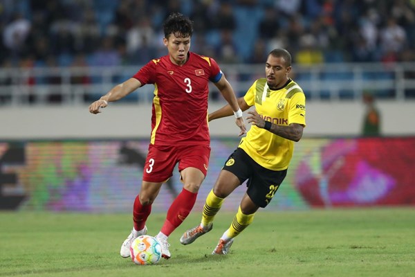 Tuyển Việt Nam ngược dòng đánh bại CLB Borussia Dortmund - Anh 1