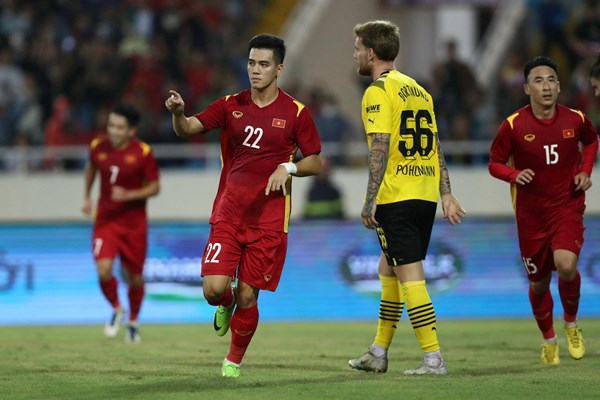 Tuyển Việt Nam ngược dòng đánh bại CLB Borussia Dortmund - Anh 3