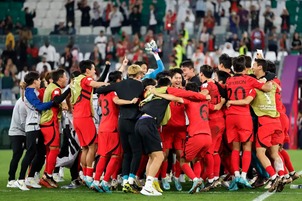 Thắng ngược Bồ Đào Nha, Hàn Quốc vào vòng 1/8 World Cup 2022 - Anh 2