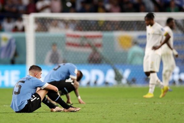 Thắng Ghana nhưng Uruguay vẫn bị loại - Anh 2