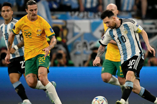 Messi ghi bàn giúp Argentina vào tứ kết World Cup 2022 - Anh 1