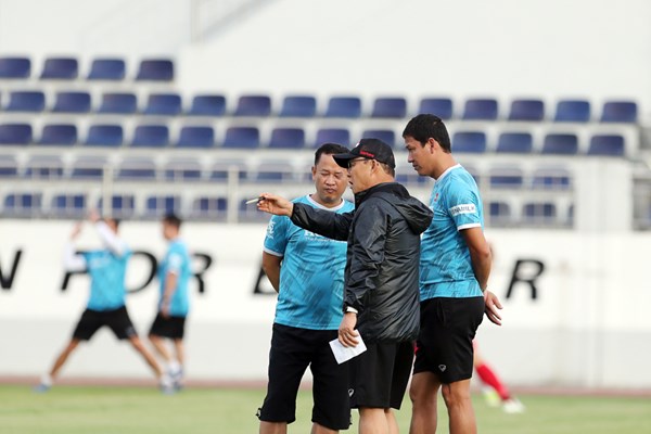 HLV Park Hang-seo tạm chia tay tuyển Việt Nam để trở về Hàn Quốc - Anh 1