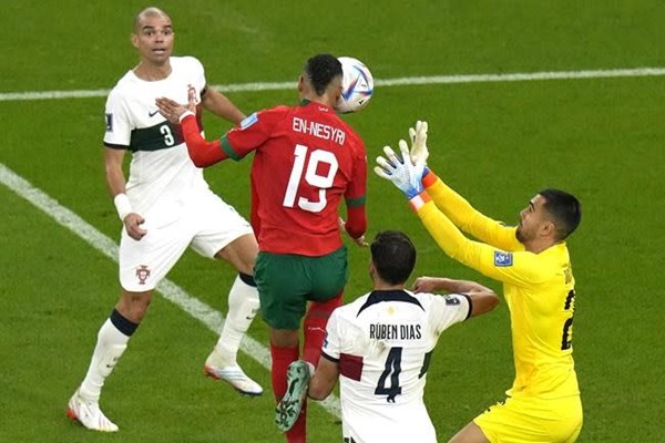 Thắng Bồ Đào Nha, Marocco tạo nên kỳ tích - Anh 1