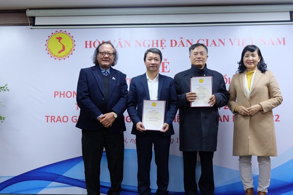 Hội Văn nghệ dân gian Việt Nam trao Giải thưởng năm 2022 cho 37 công trình, tác phẩm - Anh 4