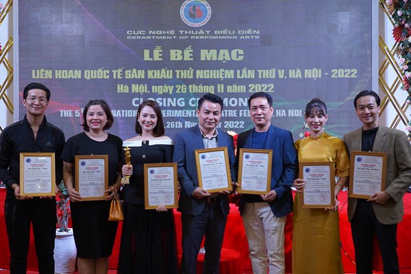 Kỷ niệm 70 năm thành lập Nhà hát Kịch Việt Nam​​​​​​​: Cháy hết mình để khẳng định vị thế nhà hát quốc gia - Anh 2