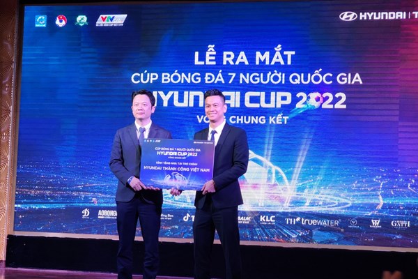 8 đội bóng xuất sắc nhất tranh tài ở chung kết Cúp bóng đá 7 người quốc gia Hyundai Cup 2022 - Anh 2