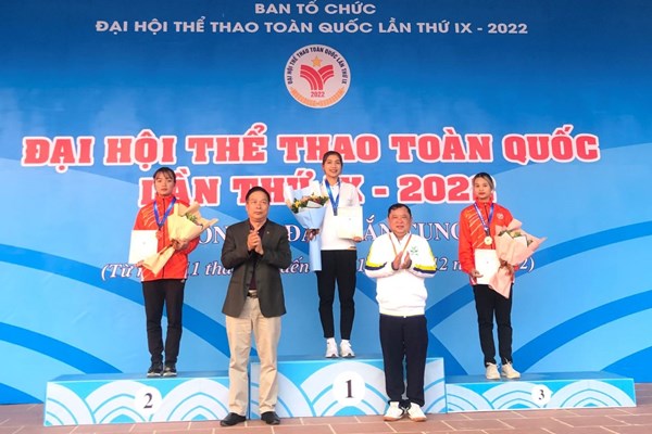 Cô gái Huế giành 3 HCV bắn cung, phá 2 kỷ lục tại Đại hội Thể thao toàn quốc - Anh 1