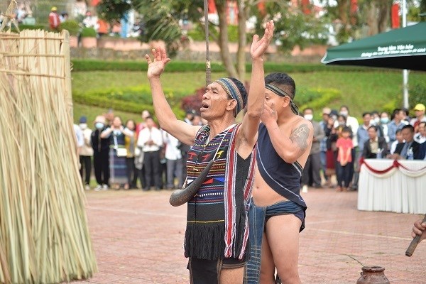 Độc đáo Lễ hội 'Mừng lúa mới' của người K’Ho Srê ở Di Linh - Anh 2