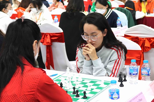 Môn cờ vua: Hà Nội giành 2 HCV cờ tiêu chuẩn - Anh 2