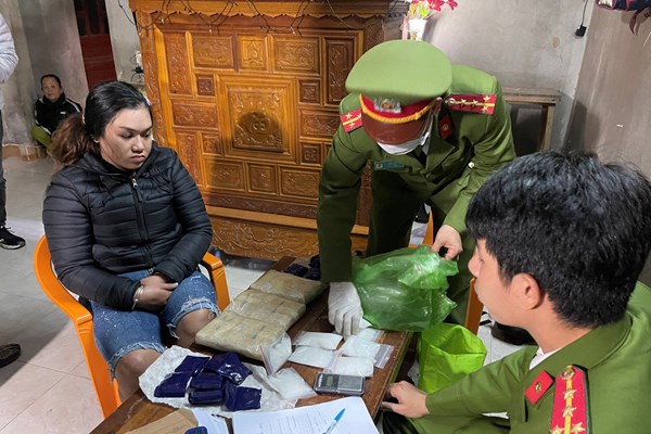 Thừa Thiên Huế:  Triệt xóa đường dây mua bán gần 5 kg ma túy, bắt giữ 3 đối tượng - Anh 1