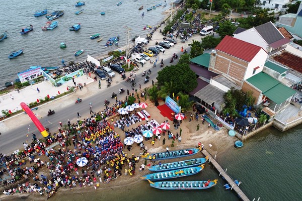 Sôi nổi giải đua thuyền rồng tại Đầm Nại, Ninh Thuận - Anh 2
