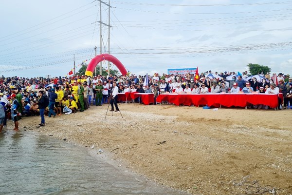 Sôi nổi giải đua thuyền rồng tại Đầm Nại, Ninh Thuận - Anh 3
