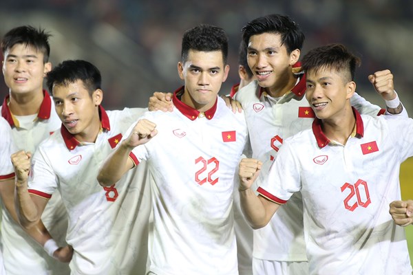 Thắng đội tuyển Lào 6-0, tuyển Việt Nam khởi đầu thuận lợi tại AFF Cup 2022 - Anh 1