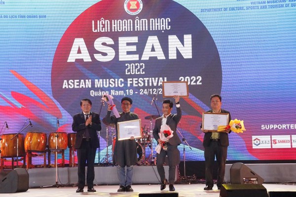 Bế mạc Liên hoan Âm nhạc ASEAN - 2022: Lan tỏa văn hóa truyền thống, kết nối cộng đồng ASEEAN - Anh 7