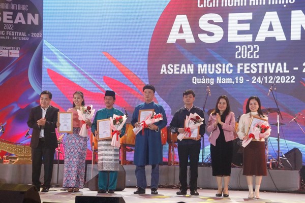Bế mạc Liên hoan Âm nhạc ASEAN - 2022: Lan tỏa văn hóa truyền thống, kết nối cộng đồng ASEEAN - Anh 5