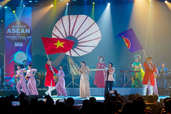 Tôn vinh âm nhạc truyền thống ASEAN - Anh 3