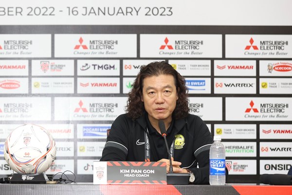 HLV Park Hang-seo thận trọng trước Malaysia - Anh 3