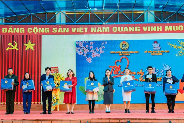 Hải Phòng tổ chức chương trình 'Tết Sum vầy - Xuân gắn kết 2023' - Anh 1