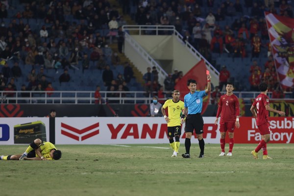Tuyển Việt Nam thắng tưng bừng Malaysia - Anh 7