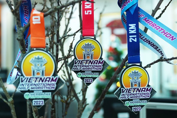 Gần 5.000 VĐV chinh phục đường chạy Giải Bán Marathon quốc tế Việt Nam tài trợ bởi Herbalife Nutrition - Anh 2