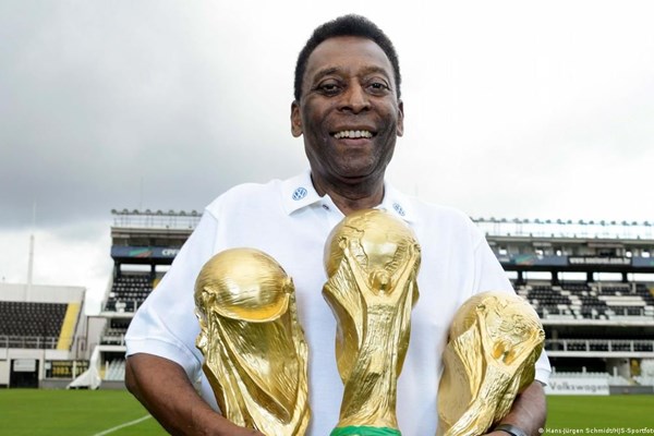 “Vua bóng đá” Pele qua đời ở tuổi 82 - Anh 2